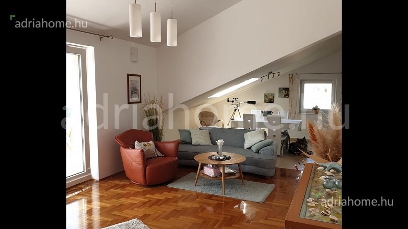 Novalja – Three-room apartment 80 m2 with a large terrace