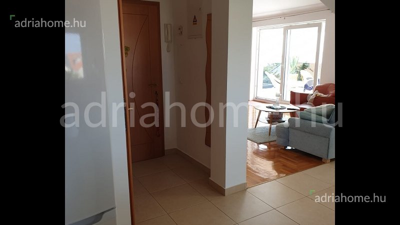 Novalja – Three-room apartment 80 m2 with a large terrace