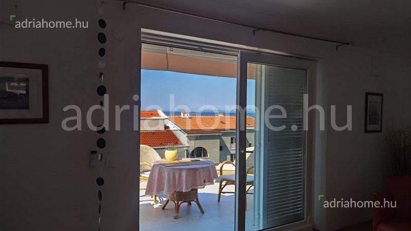 Novalja – Three-room apartment 80 m2 with a large terrace