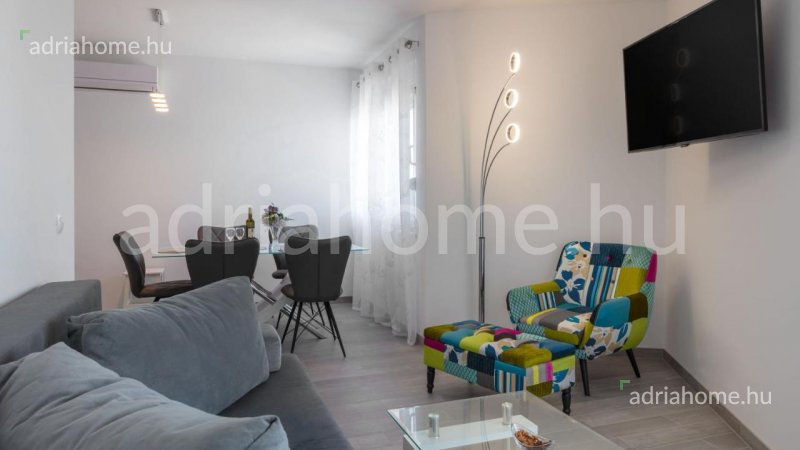  Rogoznica környéke - Apartmanház 5 új lakással 2 sorban 