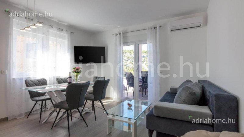  Rogoznica környéke - Apartmanház 5 új lakással 2 sorban 