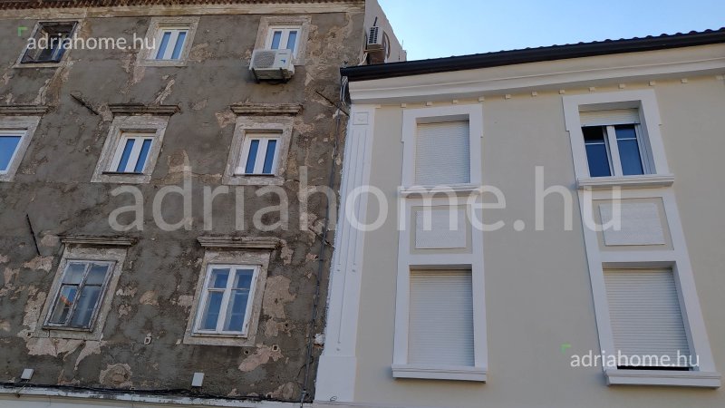 Senj - Lijepo renoviran dvoetažni stan u staroj gradskoj jezgri