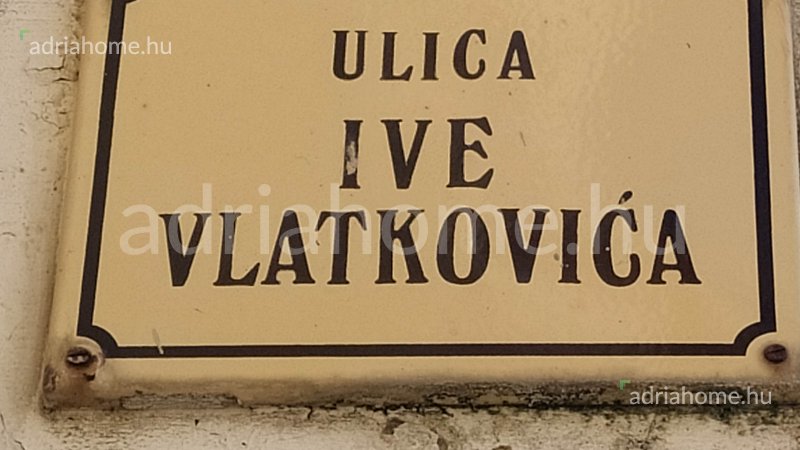 Senj - Lijepo renoviran dvoetažni stan u staroj gradskoj jezgri