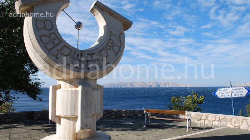 Senj - Lijepo renoviran dvoetažni stan u staroj gradskoj jezgri