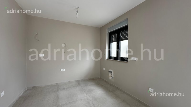 Rogoznica – Apartmani u novogradnji na vrhunskoj lokaciji blizu mora i otvorenim pogledom na more
