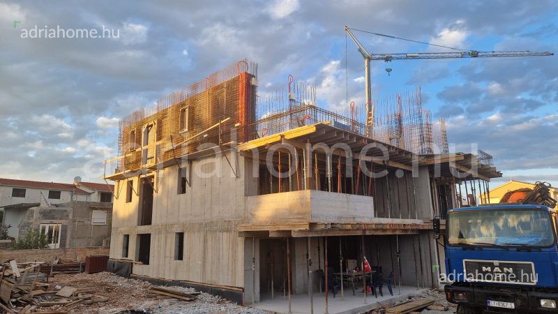 Čiovo – Újépítésű apartmanok úszómedencével, tetőteraszokkal és kilátással