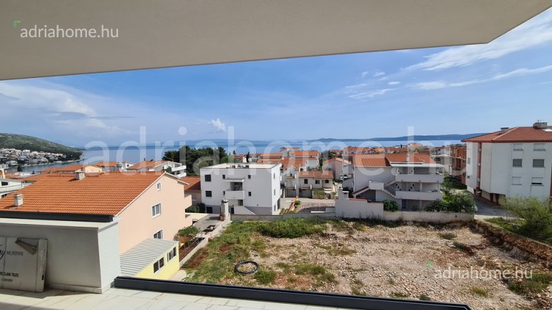 Čiovo – Újépítésű apartmanok úszómedencével, tetőteraszokkal és kilátással
