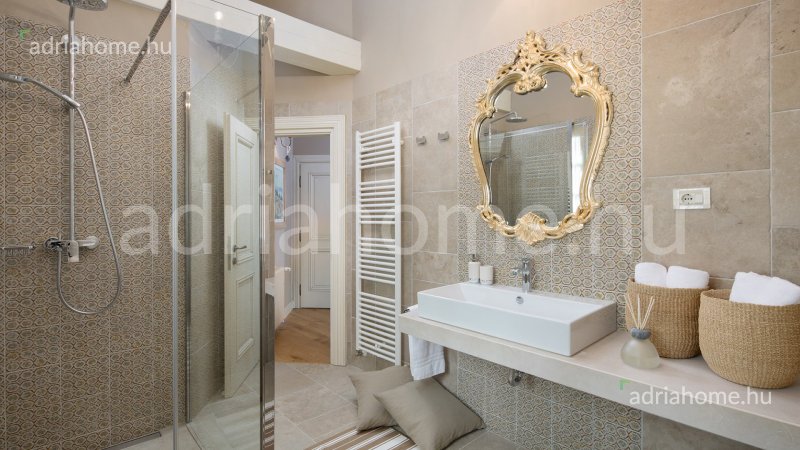 Kanfanar – Luxusvilla medencével (Zoe)