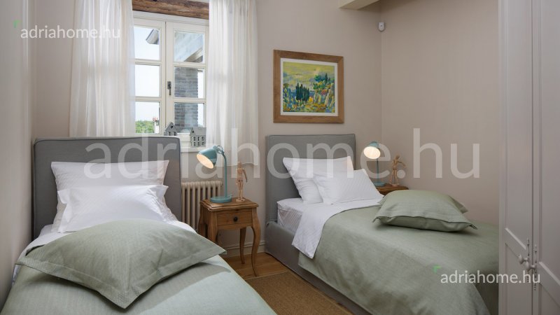 Kanfanar – Luxusvilla medencével (Zoe)