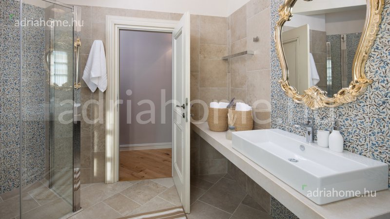Kanfanar – Luxusvilla medencével (Zoe)