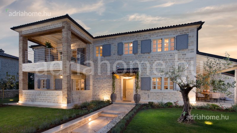 Kanfanar – Luxusvilla medencével (Zoe)