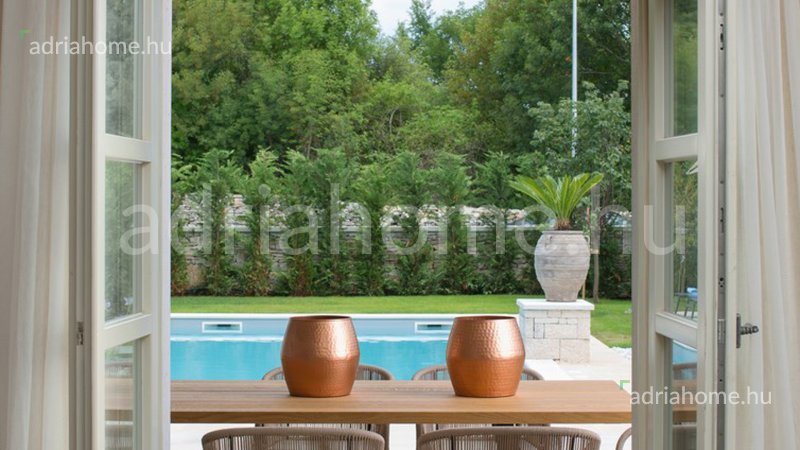 Kanfanar – Luxusvilla medencével (Zoe)