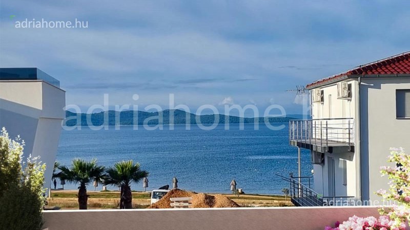 Zadar - Luxus apartmanok medencével 70 m-re a tengertől