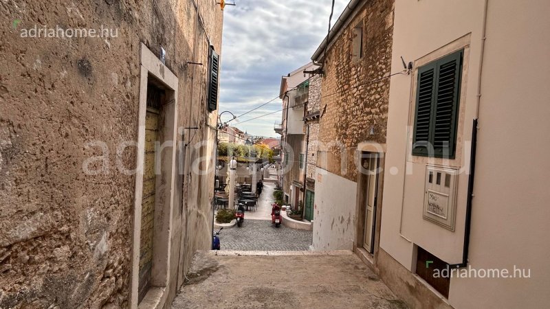 Šibenik – Felújítandó kőház az óvárosban
