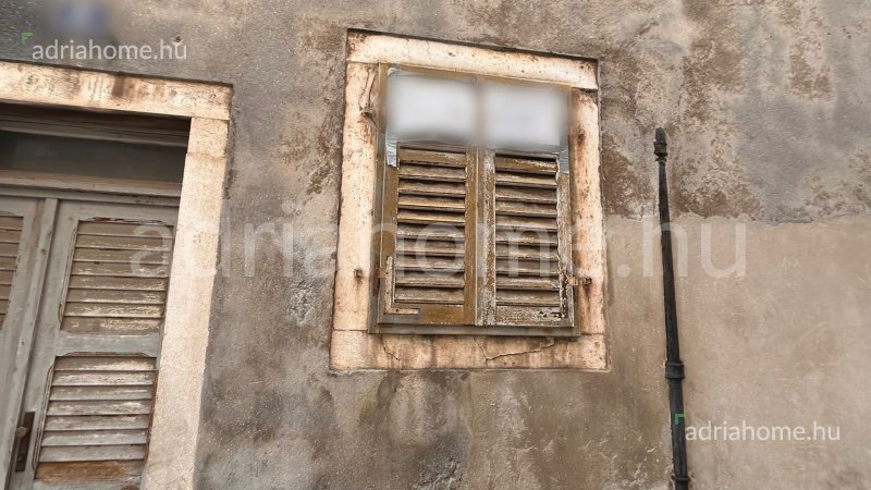 Šibenik – Felújítandó kőház az óvárosban