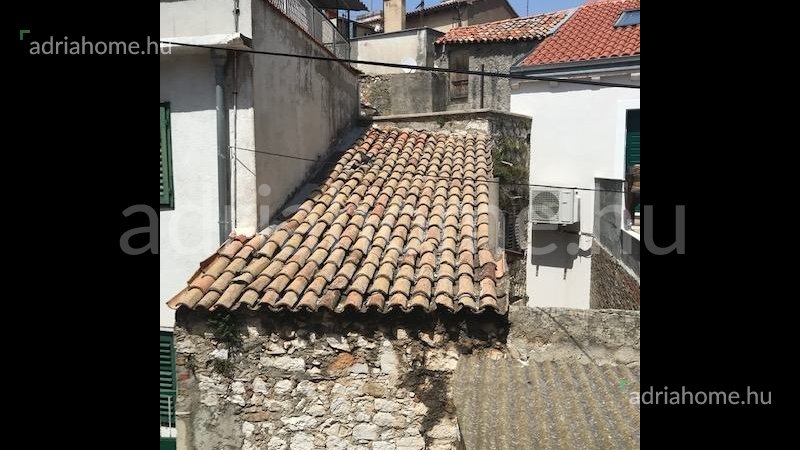 Šibenik – Felújítandó kőház az óvárosban