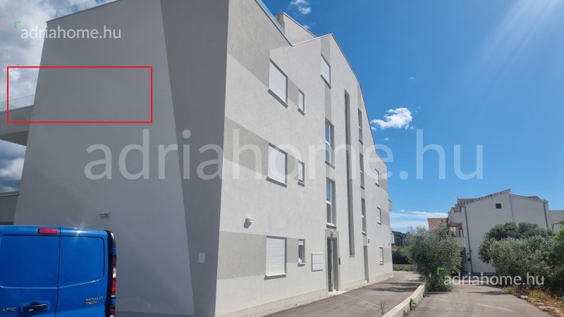 Rogoznica – Újépítésű apartmanok a város központjában
