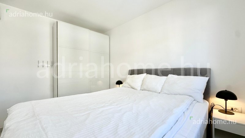 Čiovo - Penthouse apartmani sa krovnom terasom i jaccuzzijem 