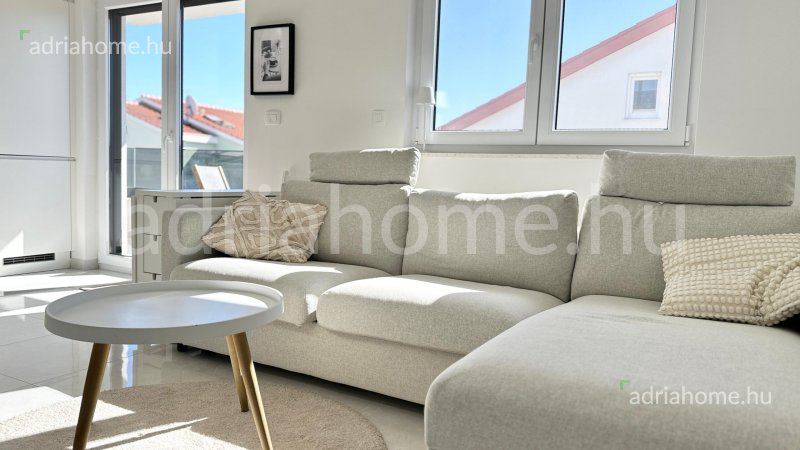 Čiovo - Penthouse apartmani sa krovnom terasom i jaccuzzijem 
