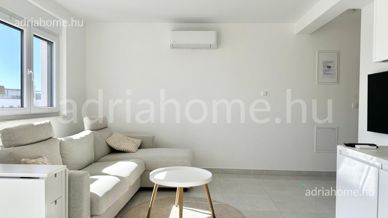 Čiovo - Penthouse apartmani sa krovnom terasom i jaccuzzijem 
