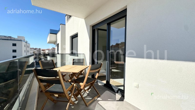 Čiovo - Penthouse apartmani sa krovnom terasom i jaccuzzijem 