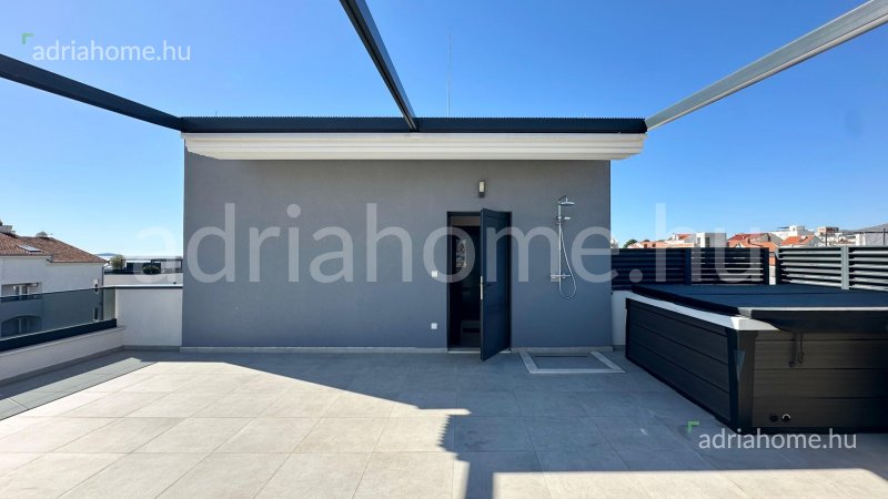 Čiovo - Penthouse apartmani sa krovnom terasom i jaccuzzijem 