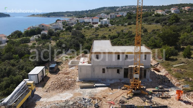 Rogoznica - Luxury family houses with swimming pool and large garden under construction