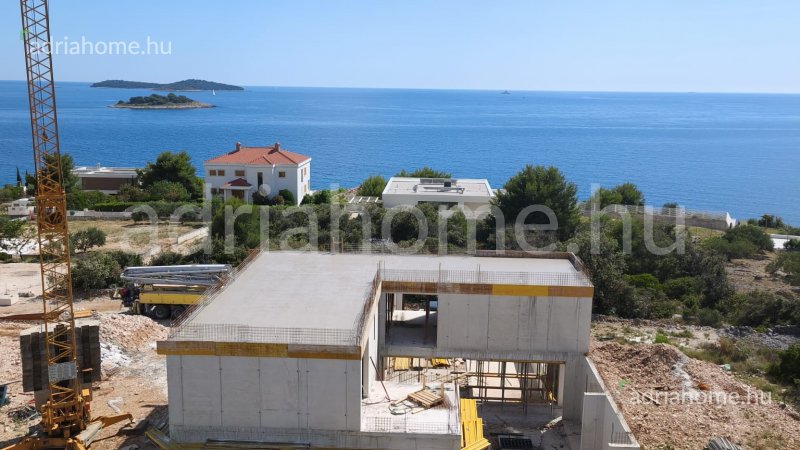 Rogoznica - Luxury family houses with swimming pool and large garden under construction