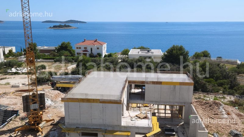 Rogoznica - Luxury family houses with swimming pool and large garden under construction