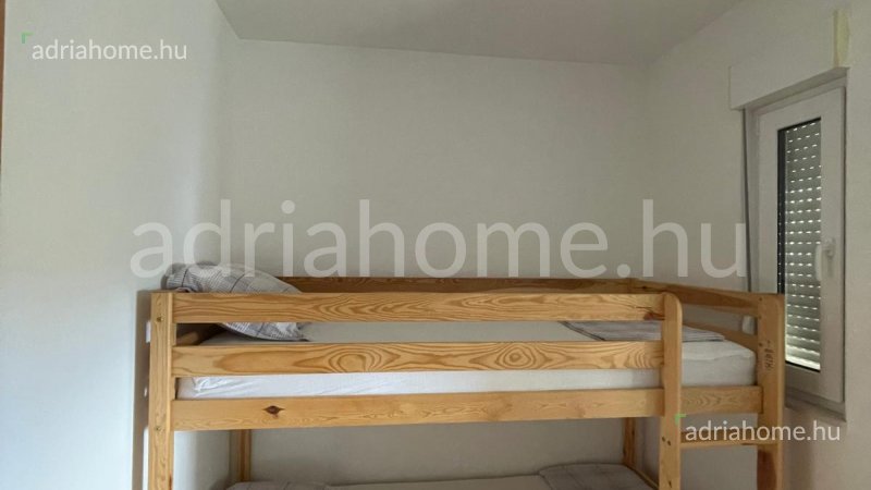 Čiovo – Bútorozott apartman kilátással a tengerre