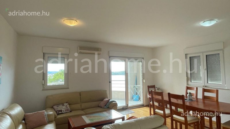 Čiovo – Bútorozott apartman kilátással a tengerre