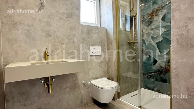 Rogoznica, Ražanj - Penthouse sa krovnom terasom
