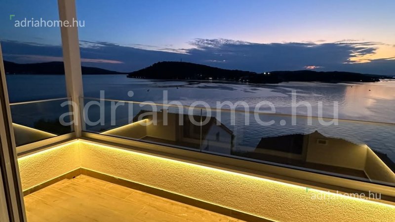 Rogoznica, Ražanj - Penthouse sa krovnom terasom