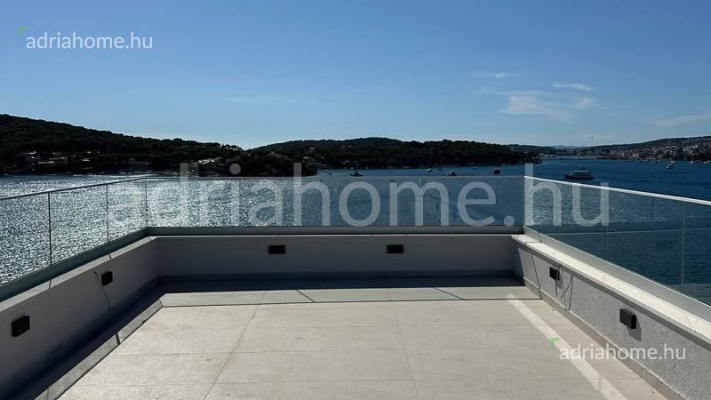 Rogoznica, Ražanj - Penthouse sa krovnom terasom