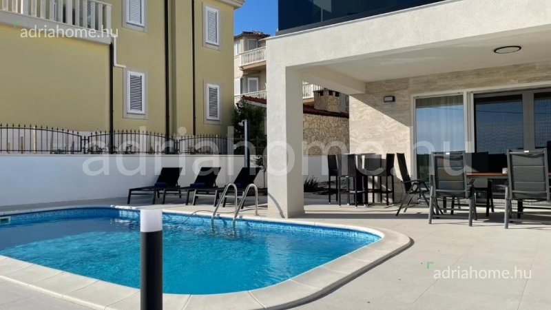 Vodice - Villa medencével