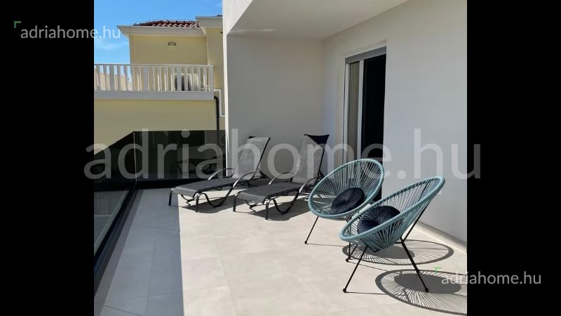 Vodice - Villa medencével