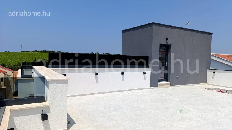 Zadar környéke - Újépítésű luxuslakások tetőterasszal