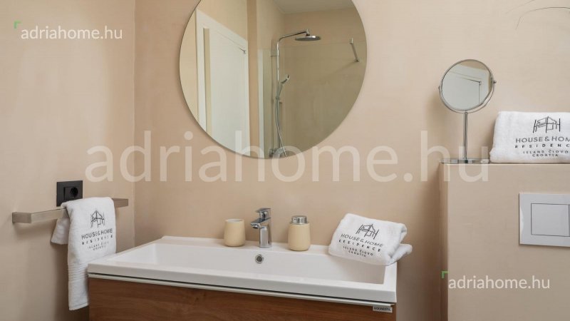 Čiovo - New penthouse with great view 100m from the sea