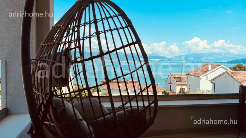 Čiovo - New penthouse with great view 100m from the sea