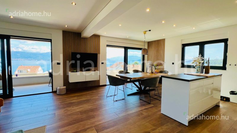 Čiovo - New penthouse with great view 100m from the sea