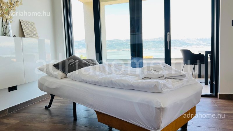 Čiovo - New penthouse with great view 100m from the sea