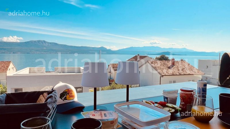 Čiovo - New penthouse with great view 100m from the sea