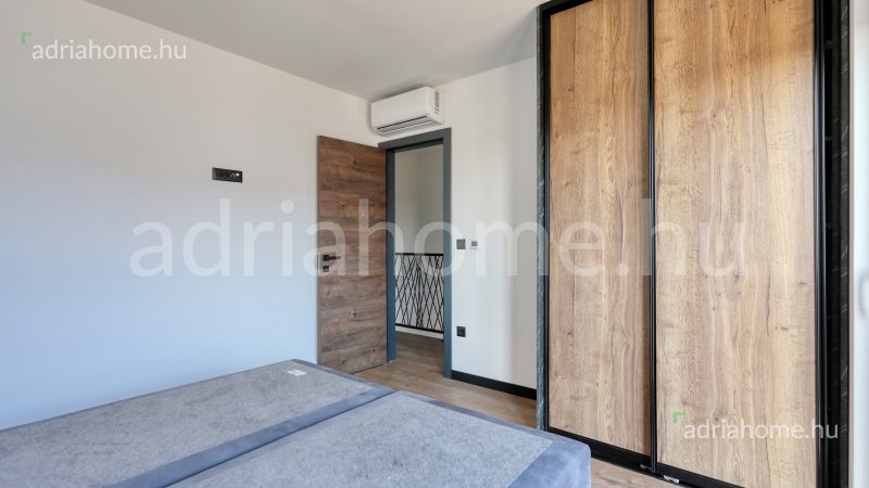 Zadar, Privlaka - Új, kétszintes lakások a tenger közelében