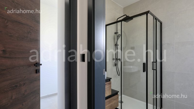 Zadar, Privlaka - Új, kétszintes lakások a tenger közelében