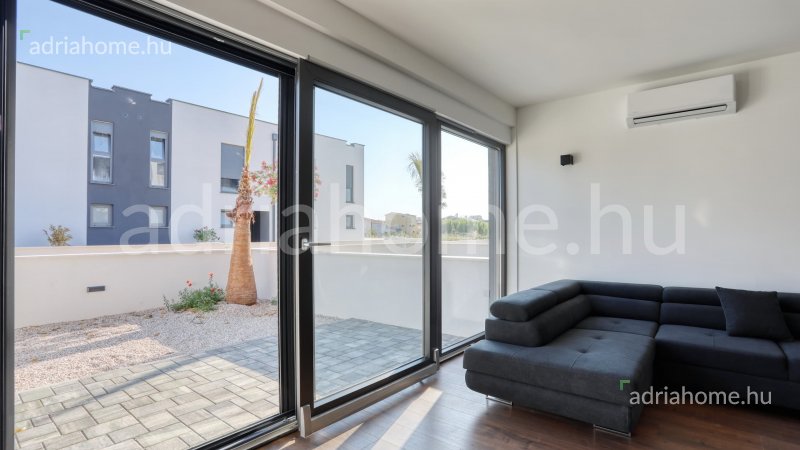 Zadar, Privlaka - Új, kétszintes lakások a tenger közelében