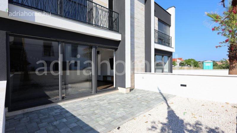 Zadar, Privlaka - Új, kétszintes lakások a tenger közelében