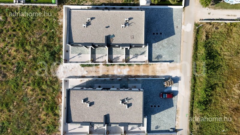Zadar, Privlaka - Új, kétszintes lakások a tenger közelében