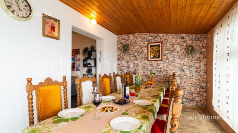 Čiovo – House with a swimming pool by the sea with access to the beach