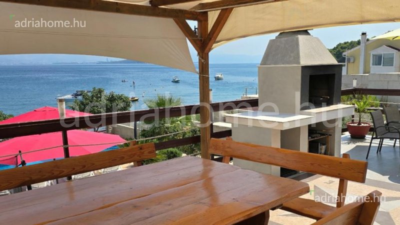 Čiovo – House with a swimming pool by the sea with access to the beach