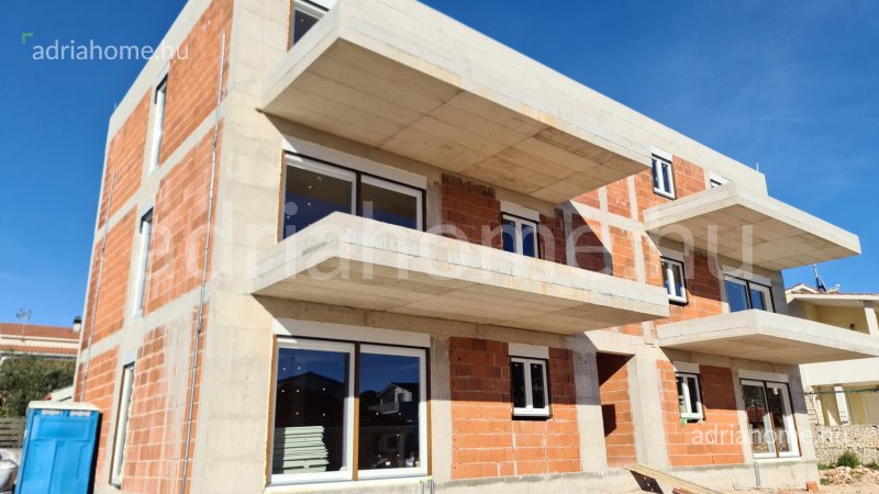 Rogoznica - Új építésű apartmanok 2. sorban a tengertől